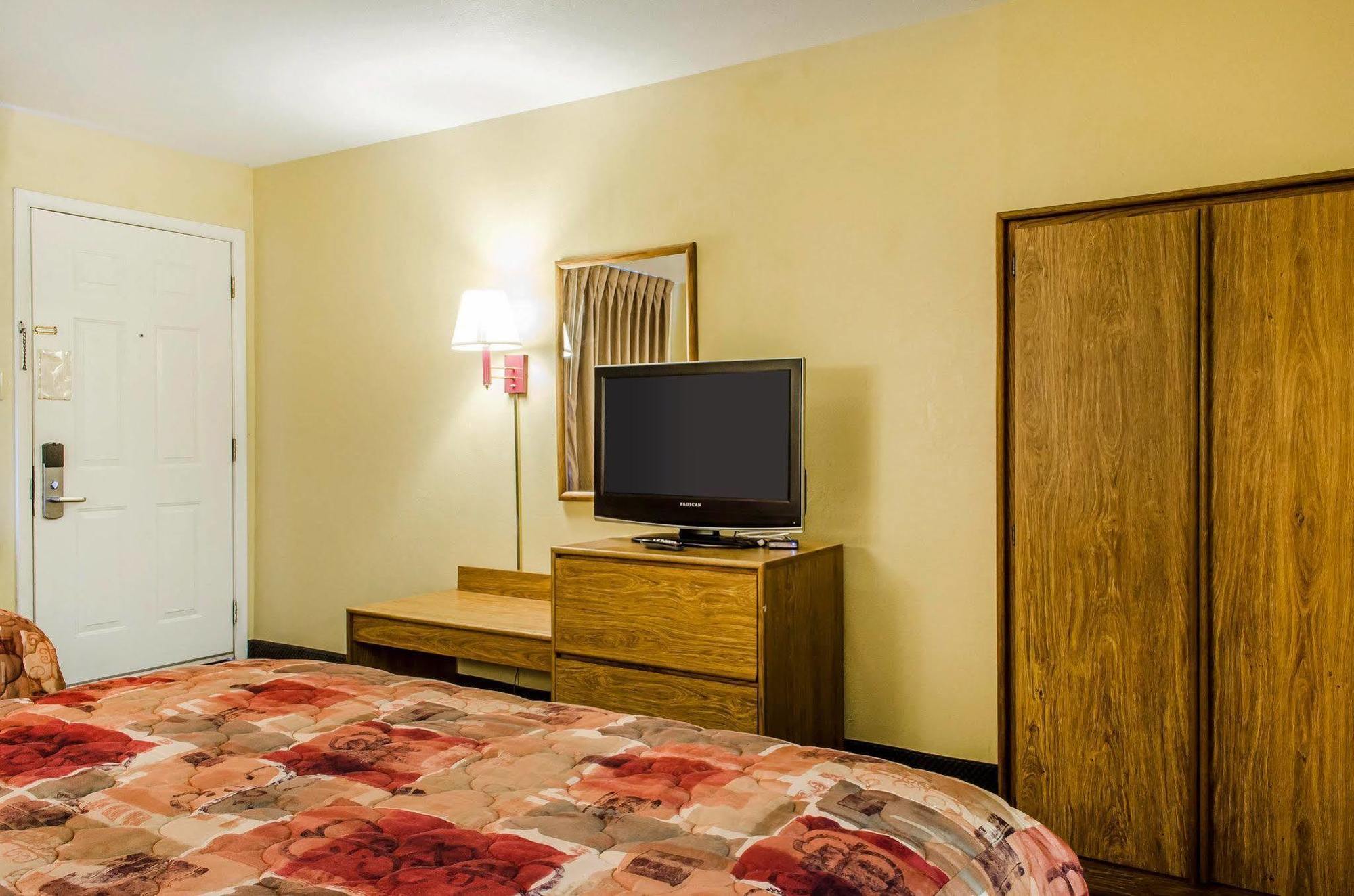 Relax Inn ลูอิสเบิร์ก ภายนอก รูปภาพ